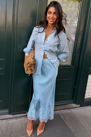 Model is 5ft5” and is UK size 8, wearing UK size 10