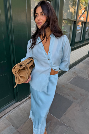 Model is 5ft5” and is UK size 8, wearing UK size 10