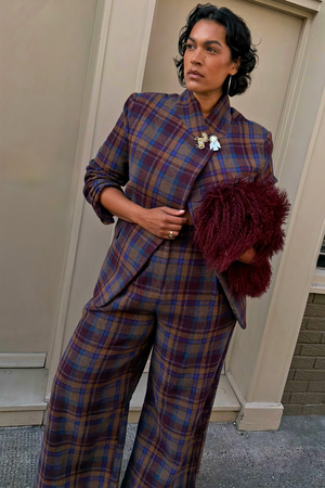 Model is 5ft9” and is UK size 18