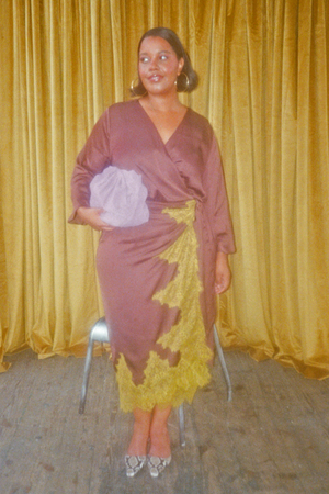 Model is 5ft9” and is UK size 18
