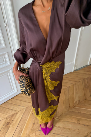 Model is 5ft5” and is wearing UK size 8
