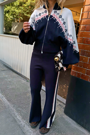 Model is 5ft5” and wears size M