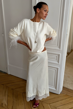 Model is 5ft5” and wears size XS
