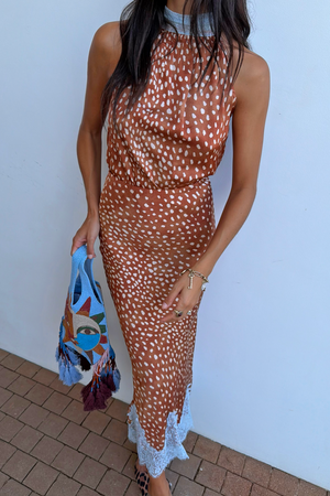 Model is 5ft7” and wears UK size 10/ US 6