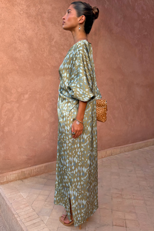 Model is 5ft4” and wears UK size 6/ US 2