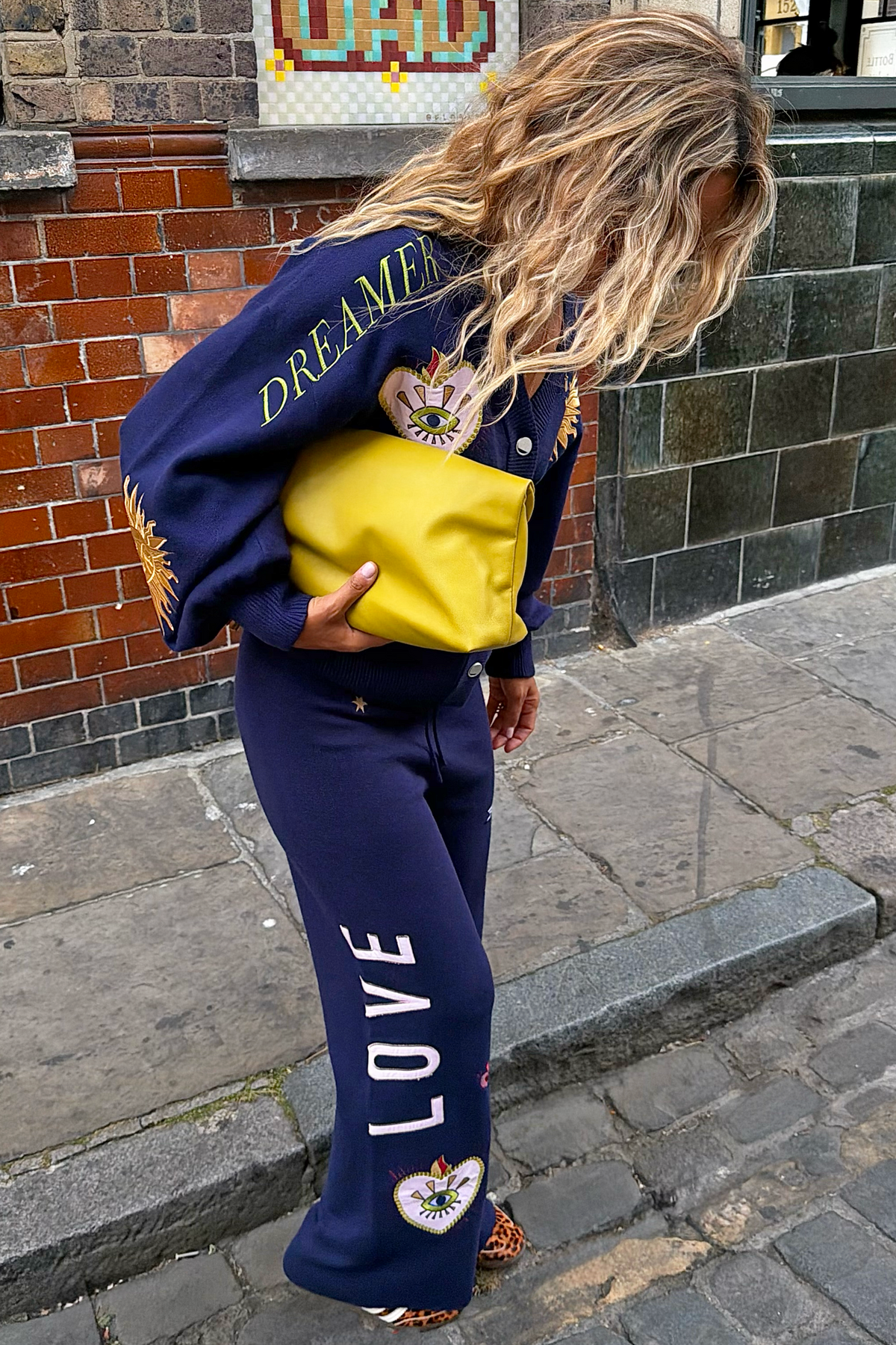 Model is 5ft5” and wears size M