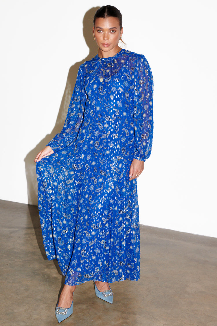 caption_Model wears Blue Running Wild Paisley Bibi Dress in UK size 10/ US 6