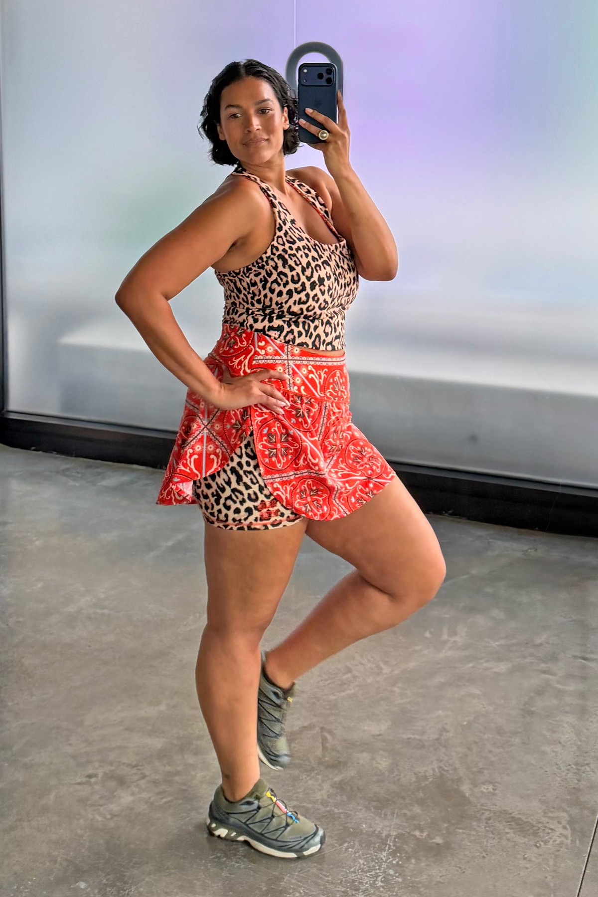 Model is 5ft9” and is UK size 16, wearing UK size 18