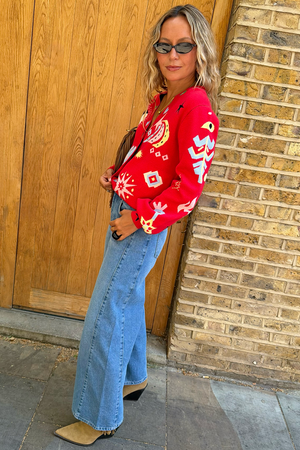Model is 5ft5” and wears size M