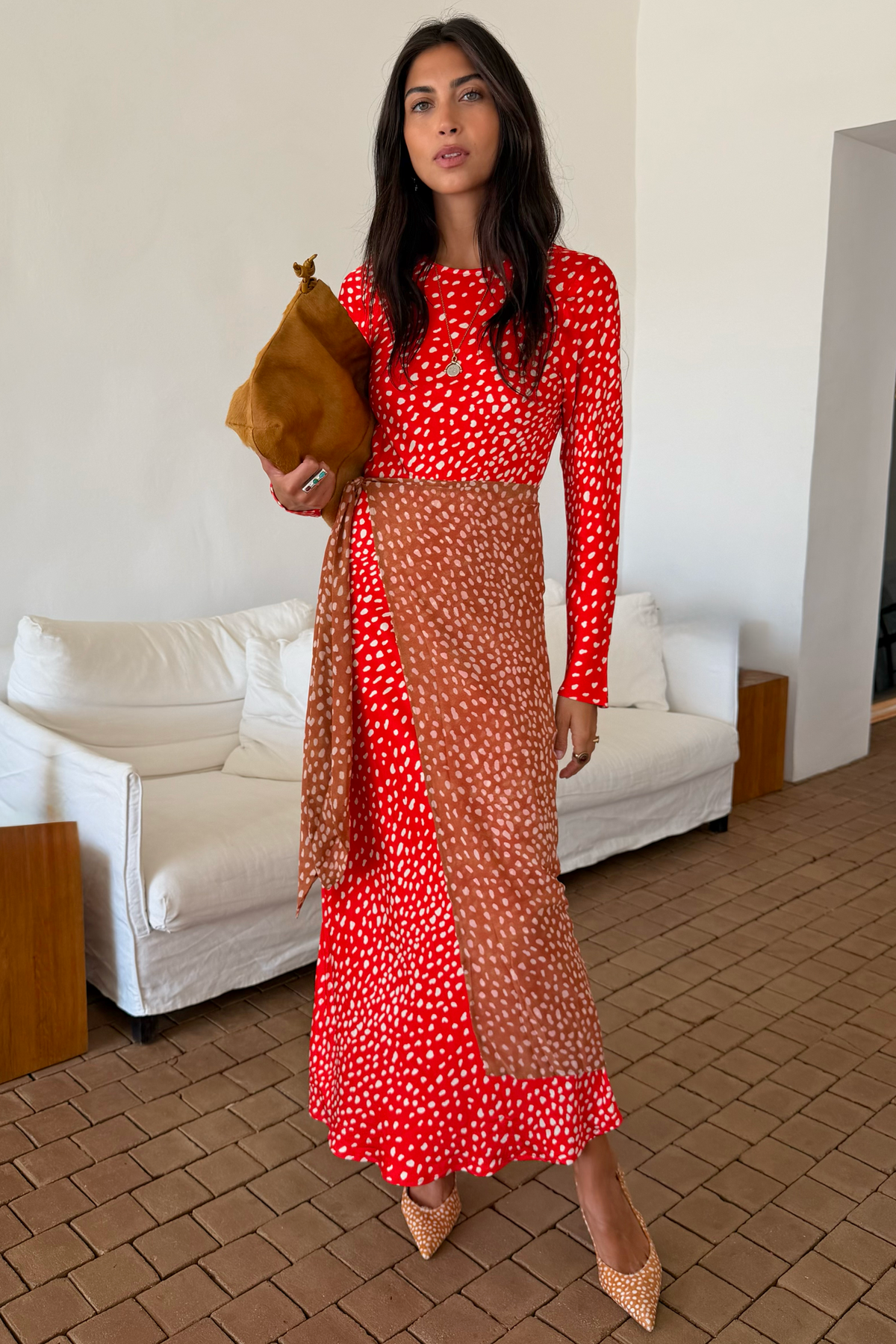Model is 5ft7” and wears UK size 10/ US 6