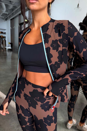 Model is 5ft7” and wears UK size 10/ US 6