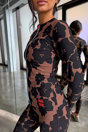 Model is 5ft7” and wears UK size 10/ US 6