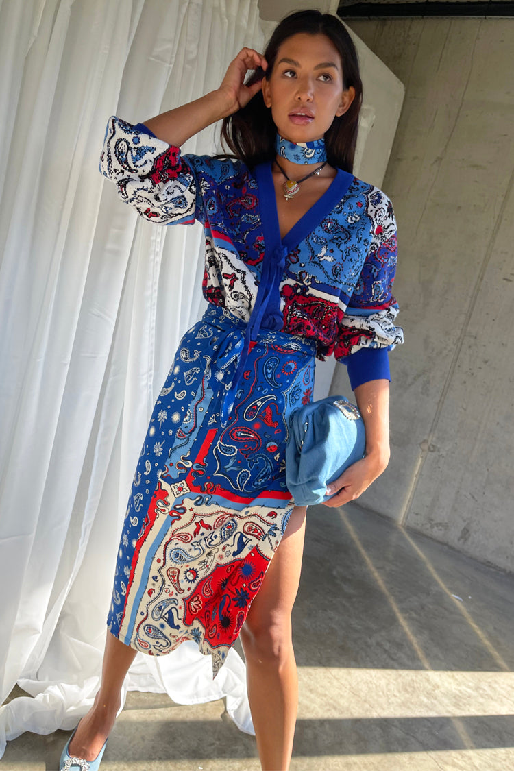 caption_Model wears Blue Bandana Clash Jaspre Wrap Skirt in UK size 10/ US 6