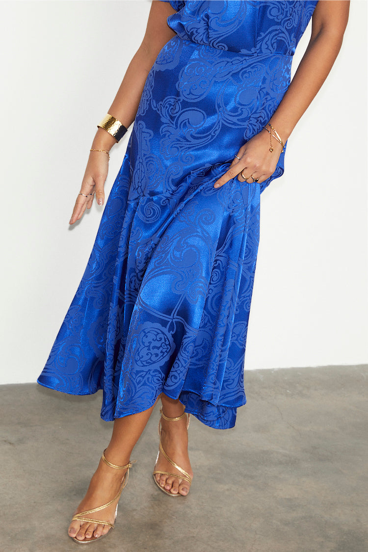 caption_Model wears Blue Love Lock Erin Dress in UK size 10/ US 6
