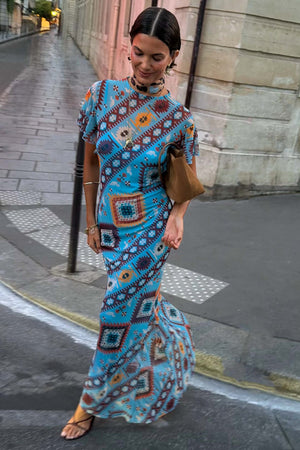 caption_Model is 5ft7” and wears UK size 10/ US 6 