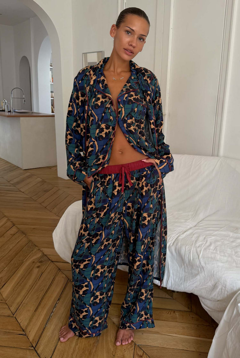 Model is 5ft4” and wears UK size 8/ US 4