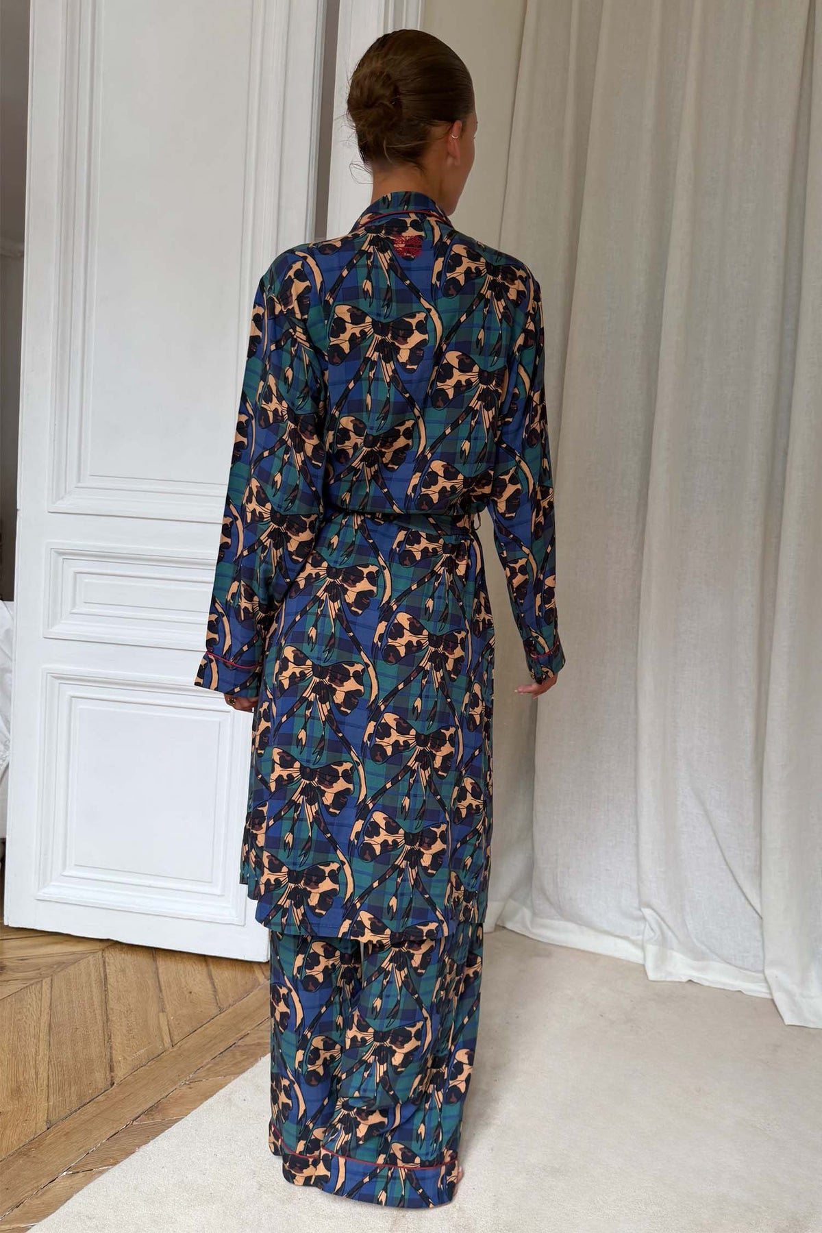 Model is 5ft4” and wears UK size 8/ US 4