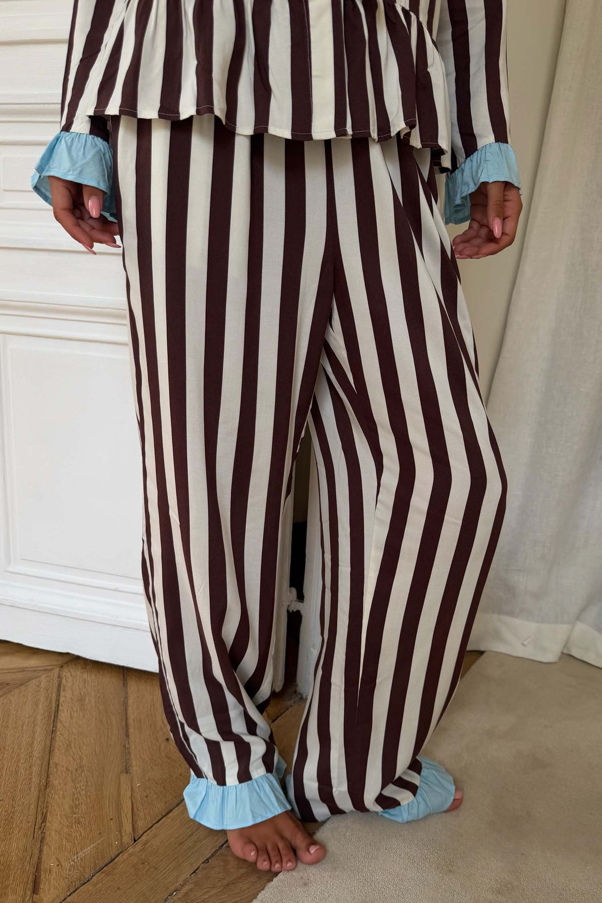 Model is 5ft4” and wears UK size 8/ US 4