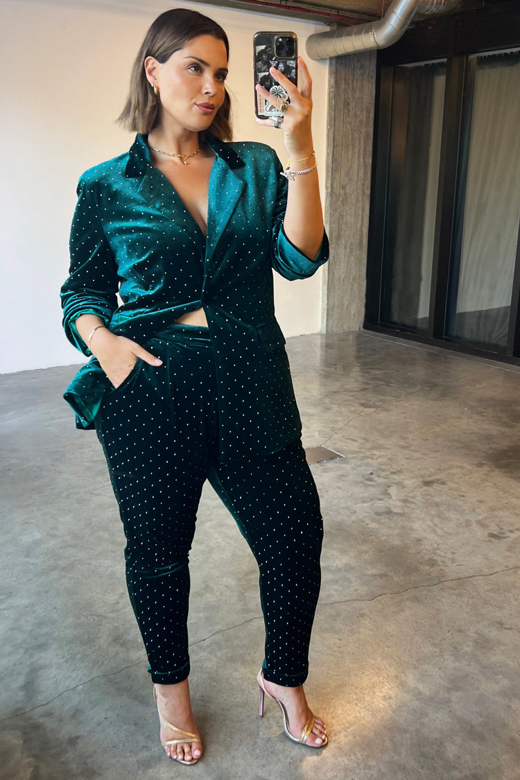 caption_Model wears Emerald Velvet Quinn Trousers in UK 18 / US 14