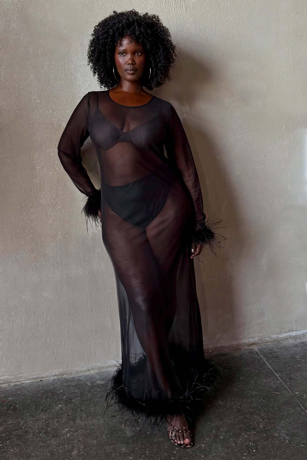 Model is 5ft7” and wears UK size 18/ US 14