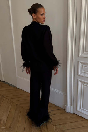 Model is 5ft4” and wears size M