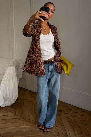 Model is 5ft4” and wears UK size 10/ US 6