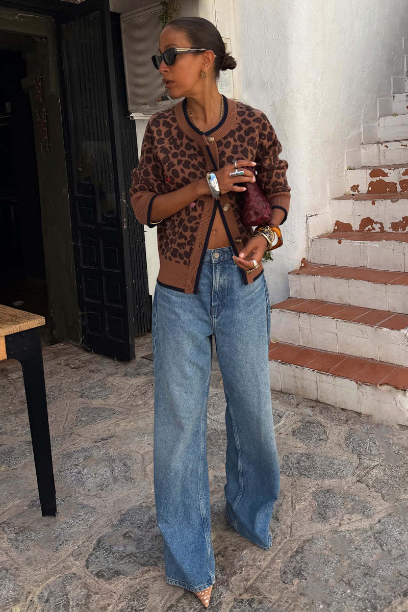 Model is 5ft4” and wears UK size 6/ US 2