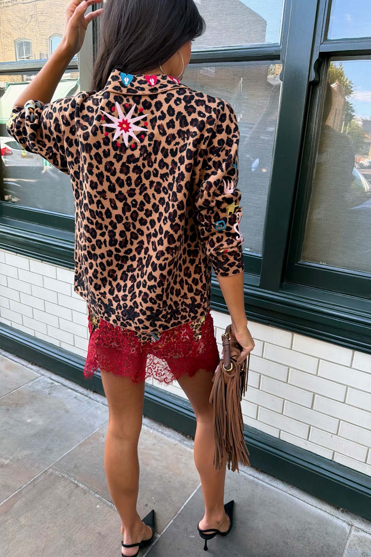 Model is 5ft7” and wears size M