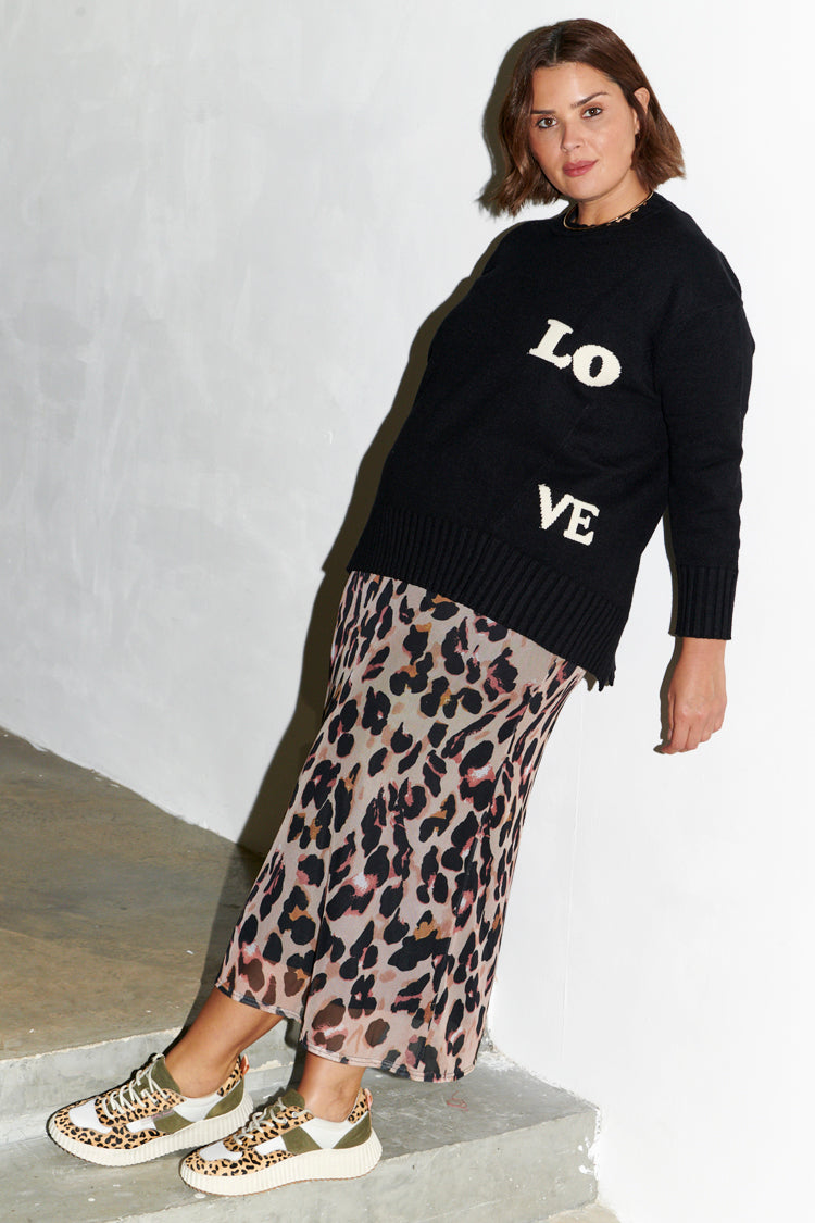 Model wears Leopard Mesh Skirt in UK 18 / US 14