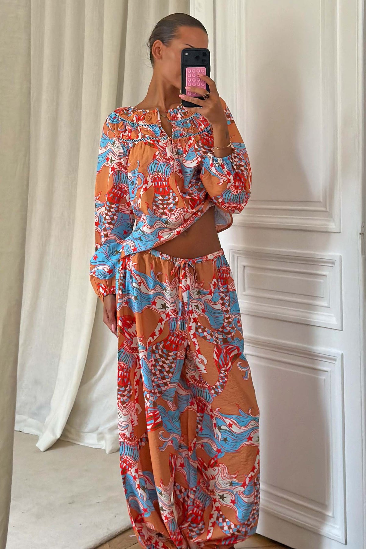 Model is 5ft4” and wears size M