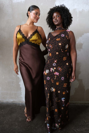 Model is 5ft10” and wears UK size 18/ US 14