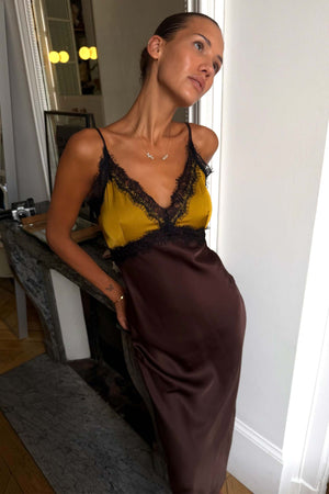 Model is 5ft4” and wears UK size 8/ US 4