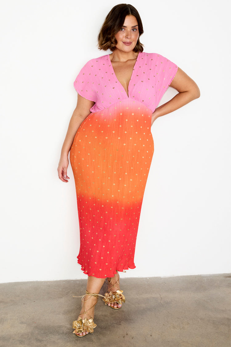 caption_Model wears Pink Ombre Elodie Dress in UK size 18/ US 14