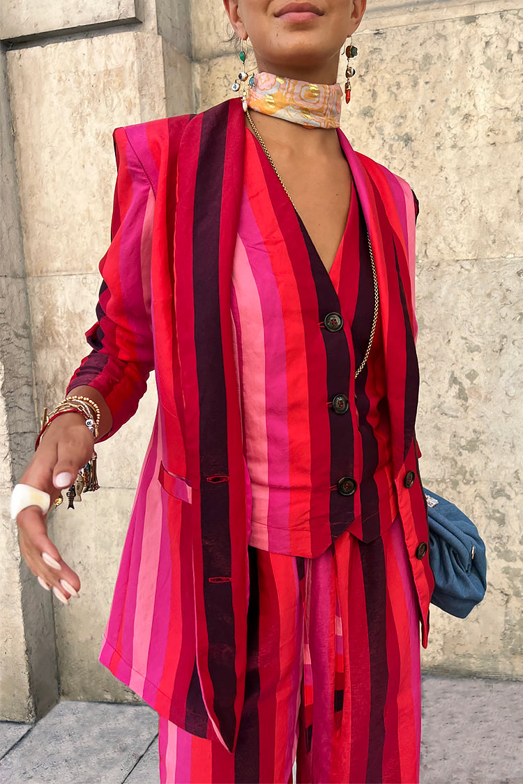 caption_Model wears Pink Stripe Monaco Blazer  in UK size 8/ US 4
