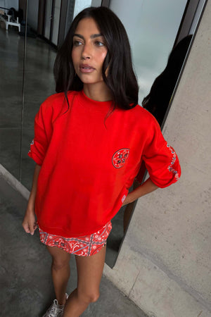 Model is 5ft7” and wears size M
