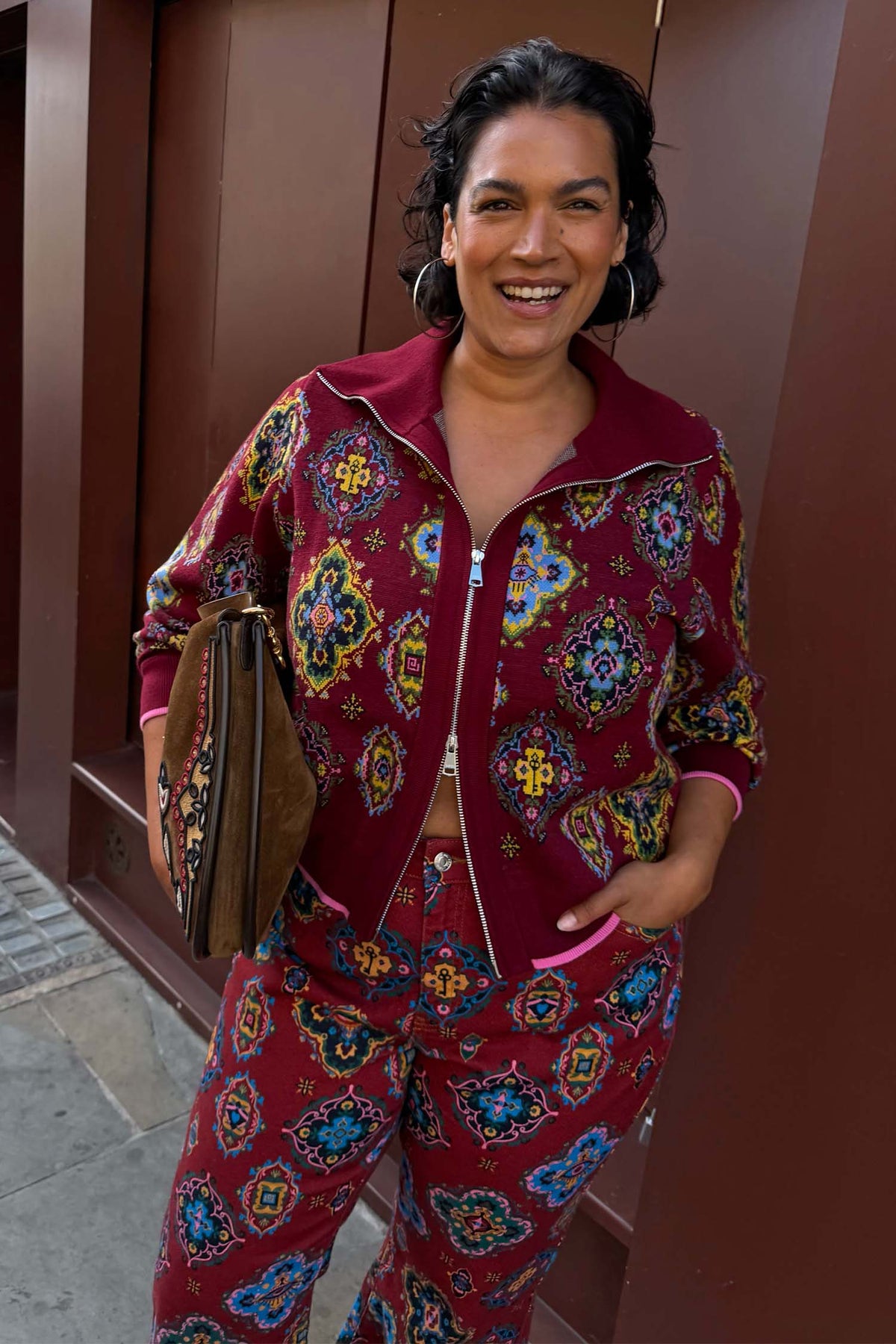 Model is 5ft7” and wears size XL