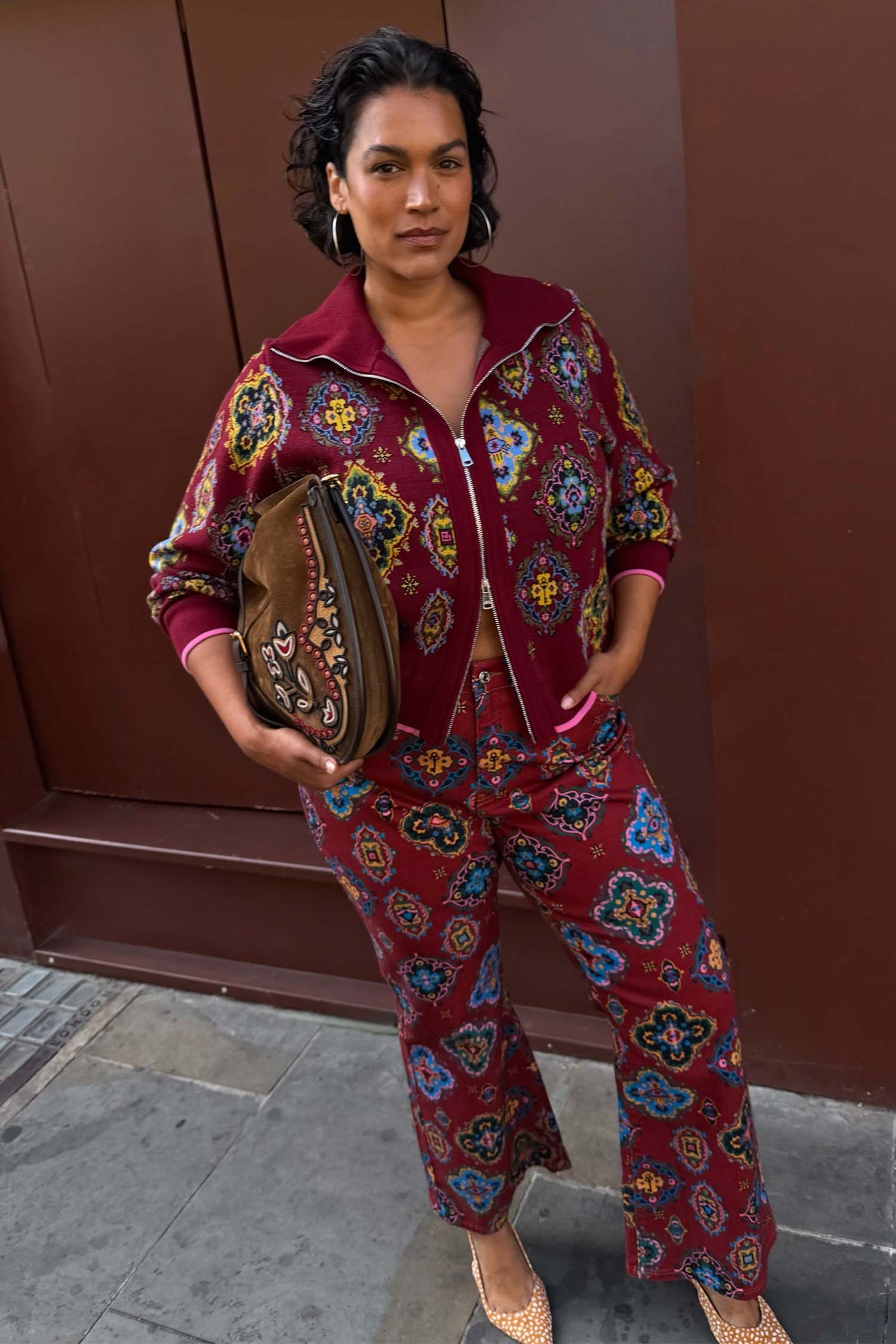 Model is 5ft7” and wears size XL