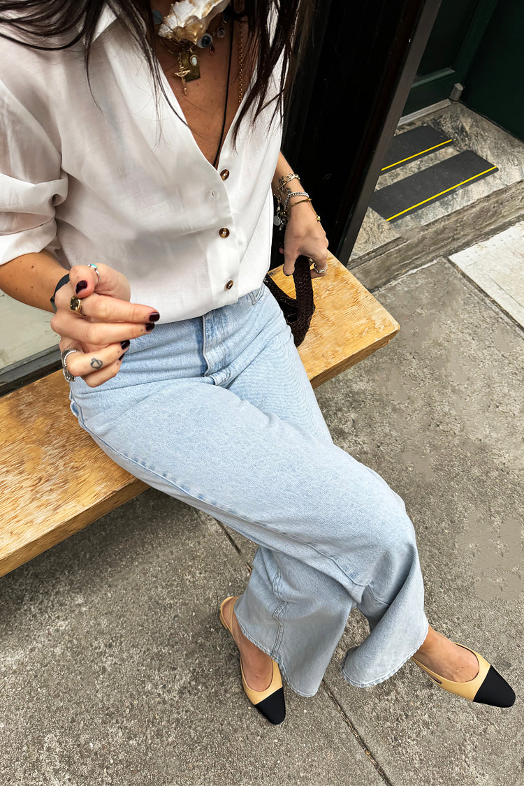 caption_Model wears Scallop Detail Straight Leg Jeans  in UK size 10/ US 6