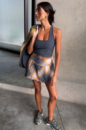 Model is 5ft7” and wears UK size 10/ US 6