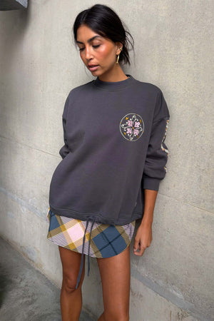 Model is 5ft7” and wears UK size 10/ US 6