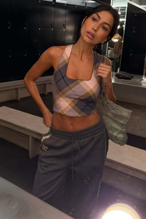 Model is 5ft7” and wears UK size 10/ US 6