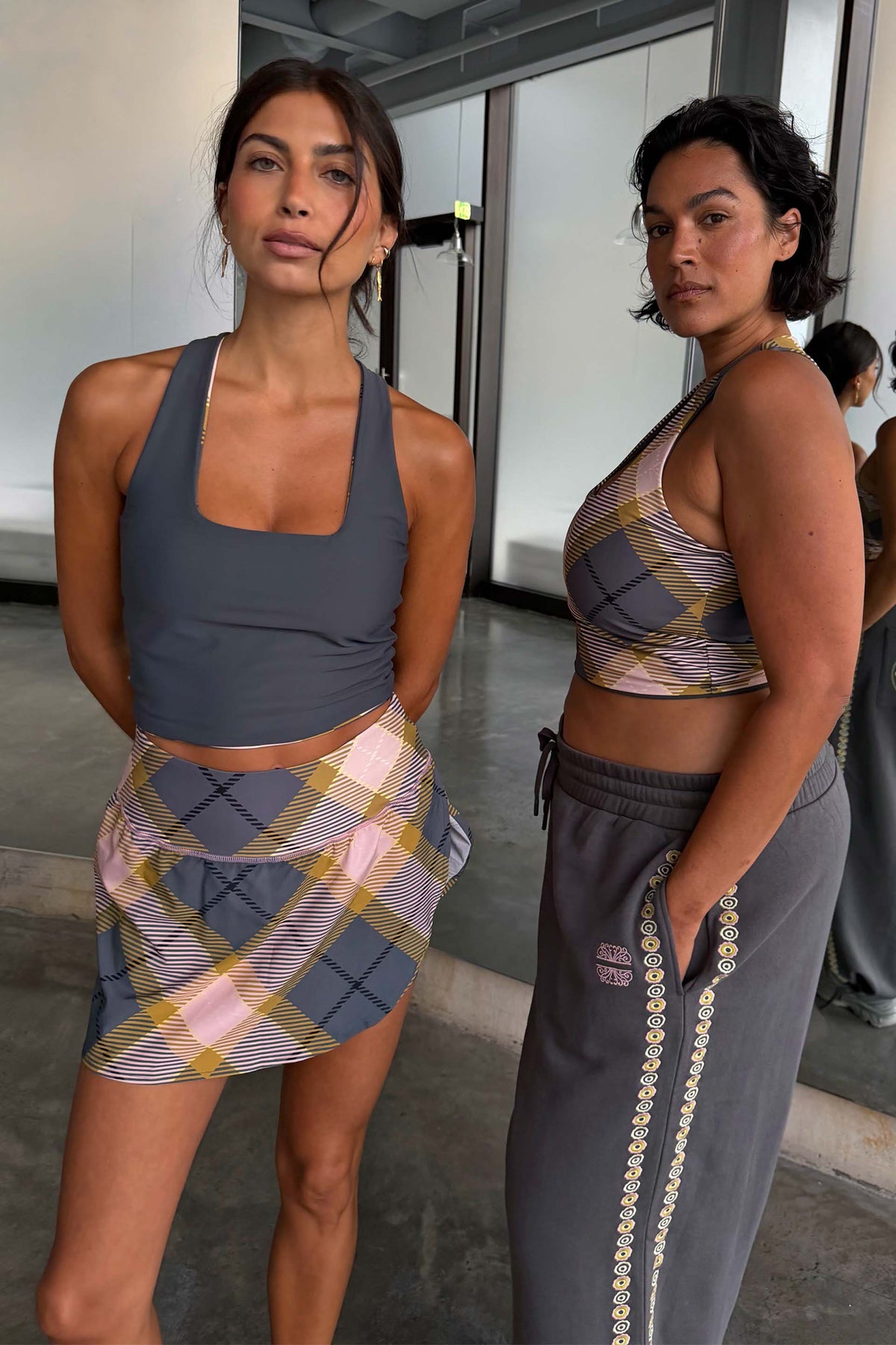 Model is 5ft7” and wears UK size 10/ US 6