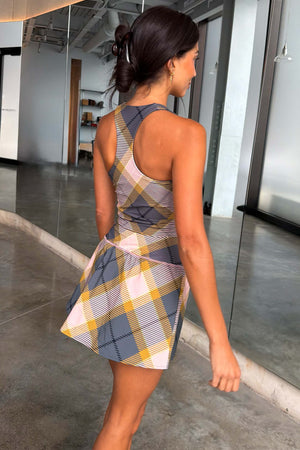 Model is 5ft7” and wears UK size 10/ US 6
