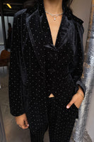 Thumbnail for caption_Model wears Black Velvet Quinn Blazer in UK 8 / US 4