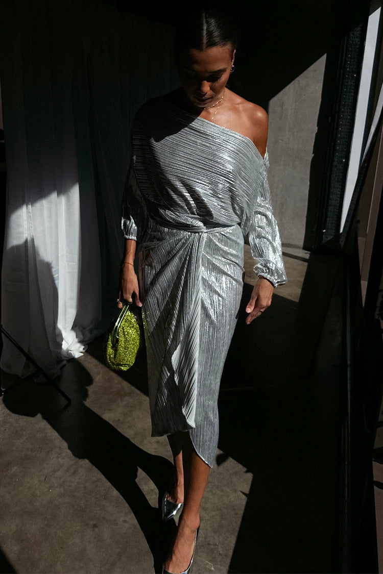 caption_Model wears Silver Plisse Jaspre Wrap Skirt in UK size 10/ US 6