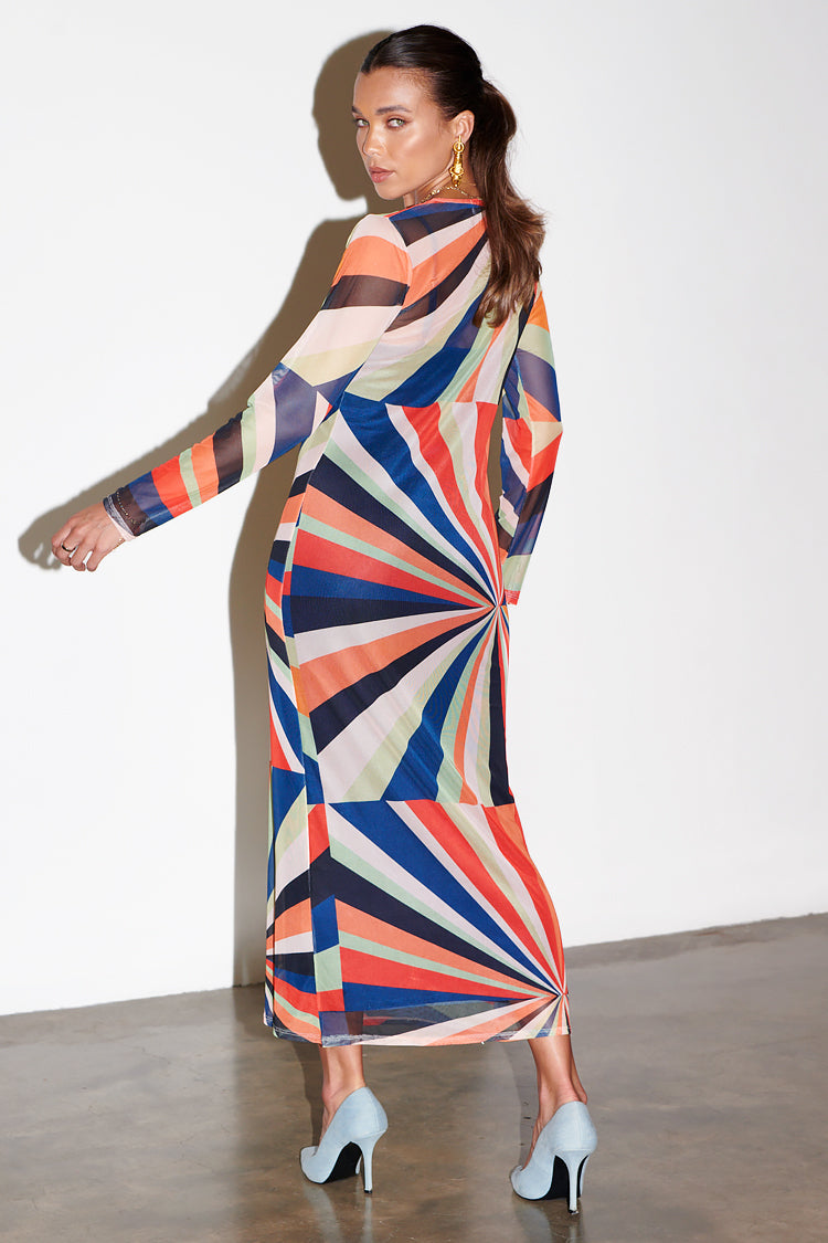 caption_Model wears Starburst Mesh Dress in UK size 10/ US 6